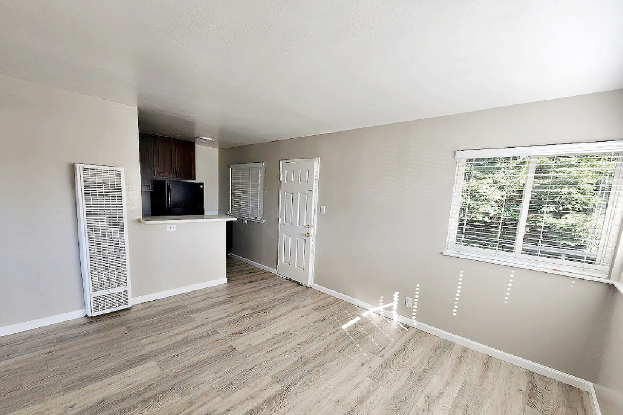 SEKK Investments Cherry LLC - Photo 6 of 8