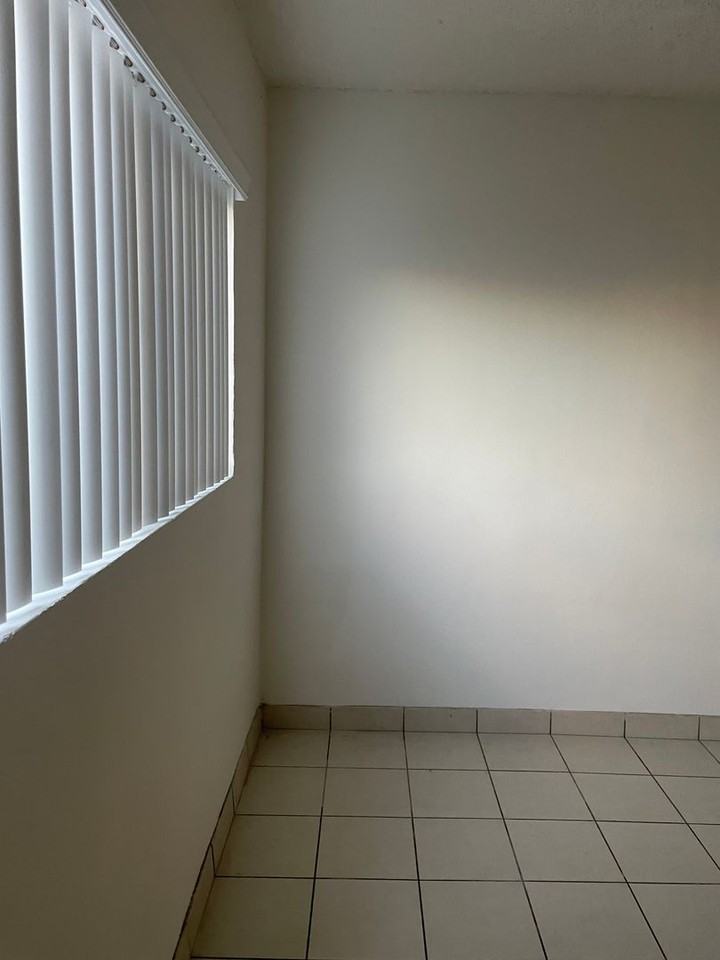 525 S East St #4 - Photo 7 of 13