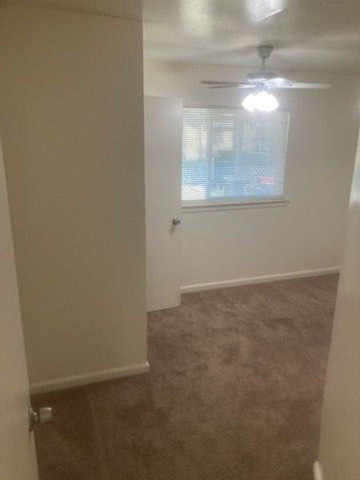 1208 N Harrison Ave - Photo 2 of 8