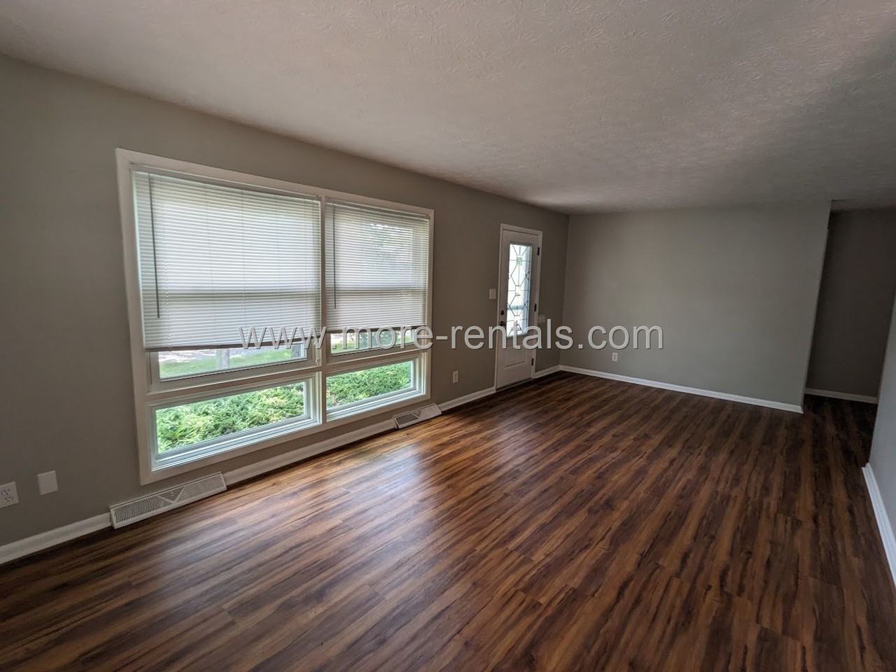 398 Collingwood Ave - Photo 3 of 17