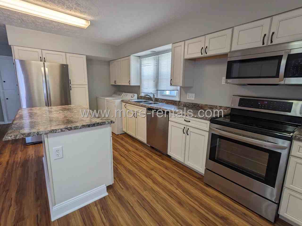 398 Collingwood Ave - Photo 5 of 17