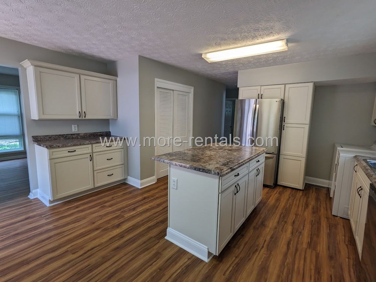 398 Collingwood Ave - Photo 6 of 17