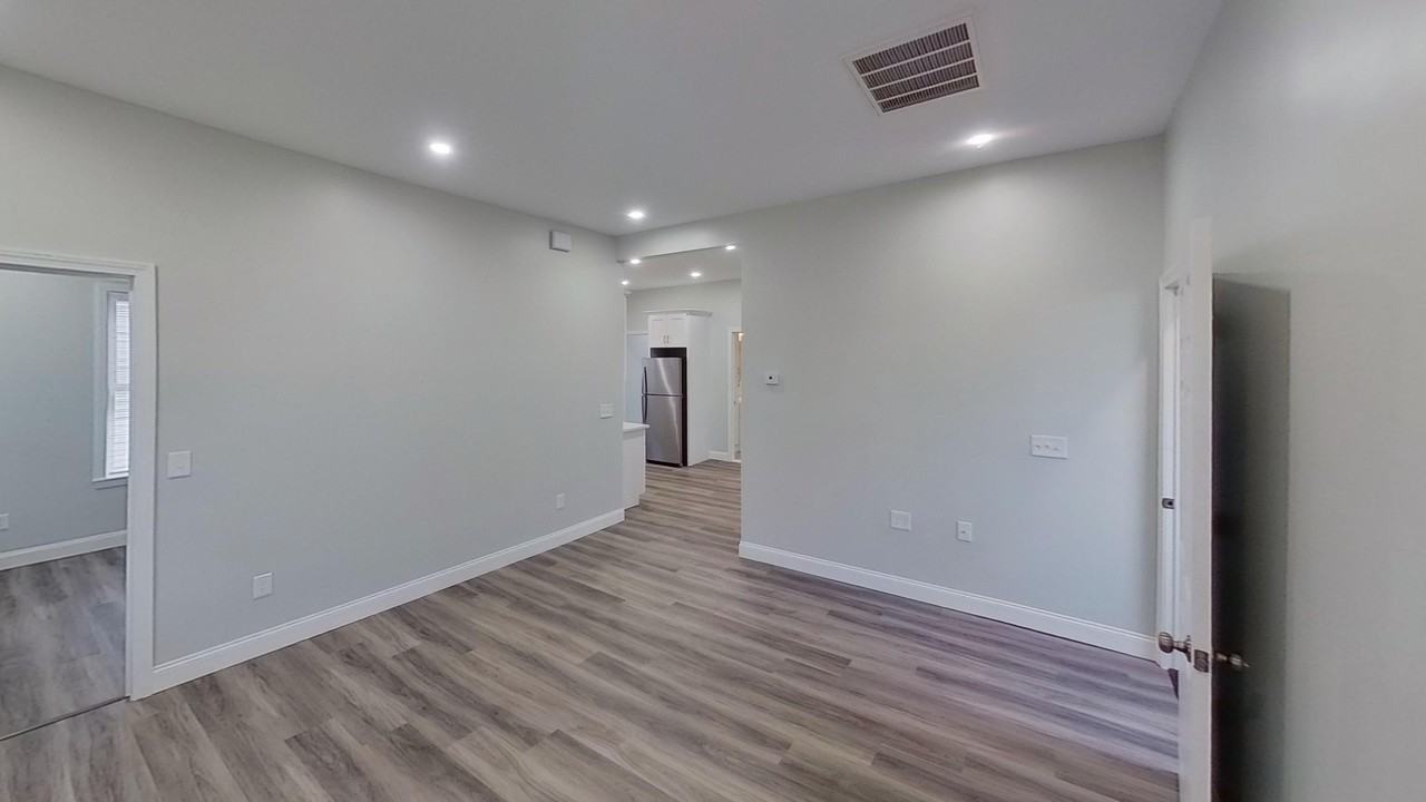 23 Oakwood Street #2 - Photo 5 of 9