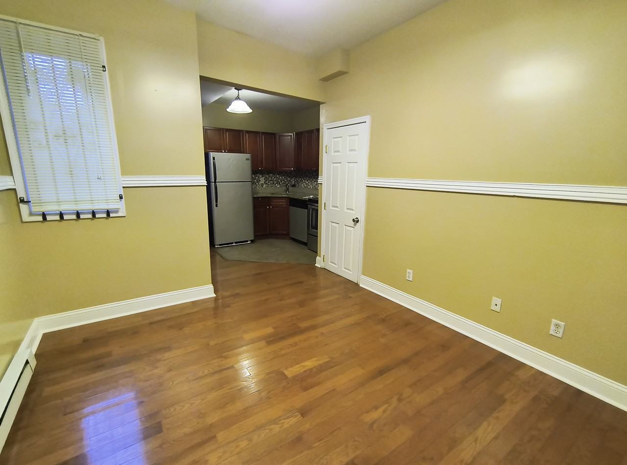 1034 W York St #1 - Photo 6 of 14