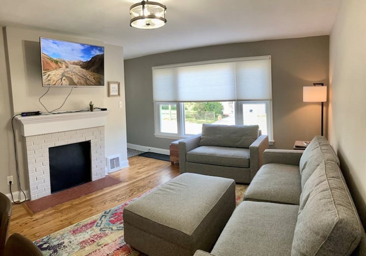 8730 Pine Avenue - Photo 2 of 10