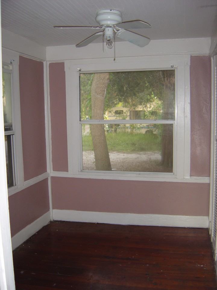 311 Pennsylvania Ave #NA - Photo 7 of 14