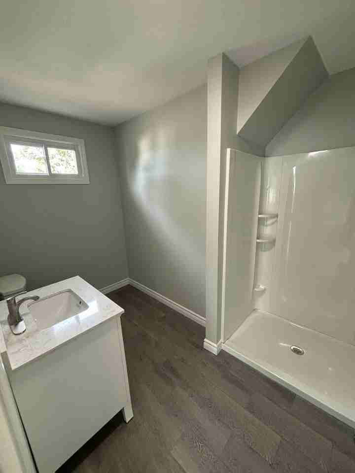 374 Robinson Ave #2 - Photo 3 of 13