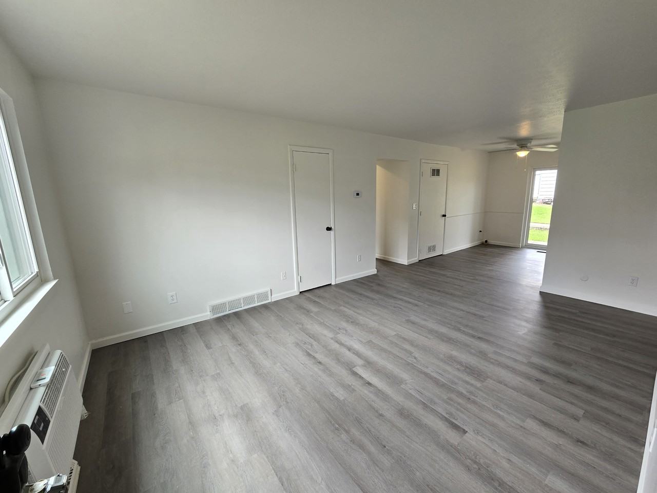 4709 Fishcreek Rd #2 - Photo 4 of 10