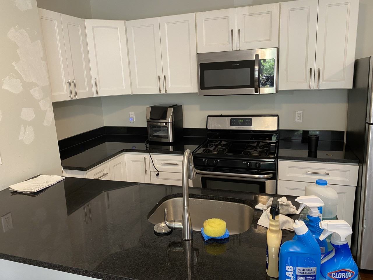 423 Hudson Ave #2 - Photo 2 of 20