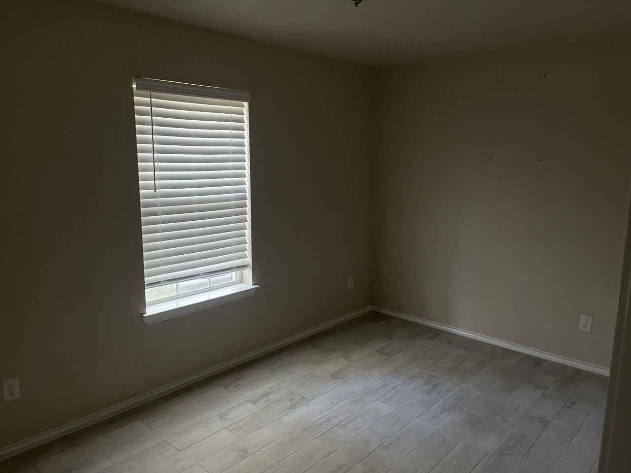 2334 Pine St - Photo 5 of 12