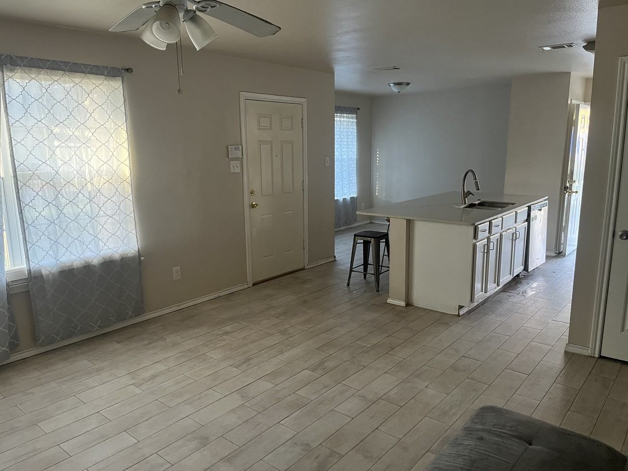 2334 Pine St - Photo 3 of 12