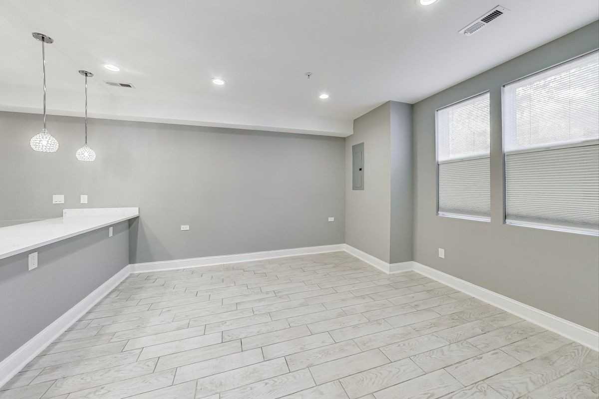 1813 D St Ne ##1 - Photo 3 of 23
