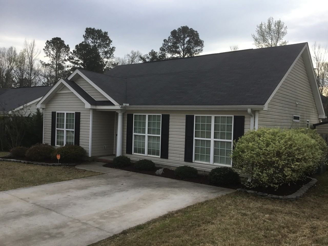 712 Keyes Dr - Photo 2 of 17