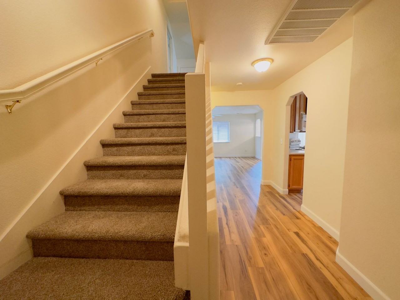 708 Tanglewood Dr - Photo 2 of 25