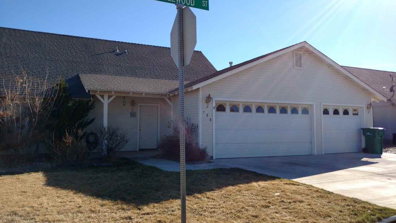 708 Tanglewood Dr - Photo 3 of 25