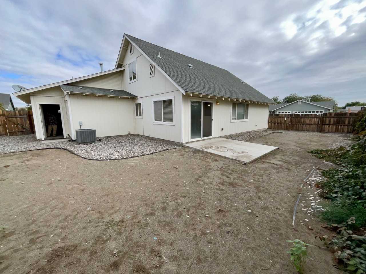 708 Tanglewood Dr - Photo 5 of 25