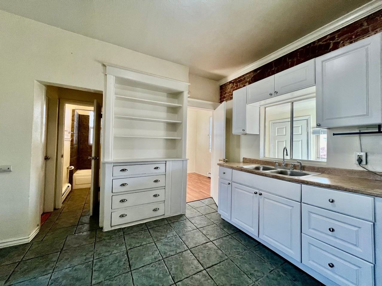 1728 East 37th Avenue - Photo 6 of 15