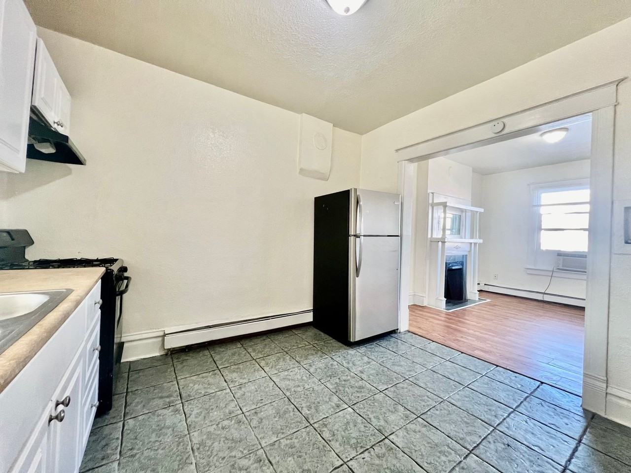 1728 East 37th Avenue - Photo 7 of 15