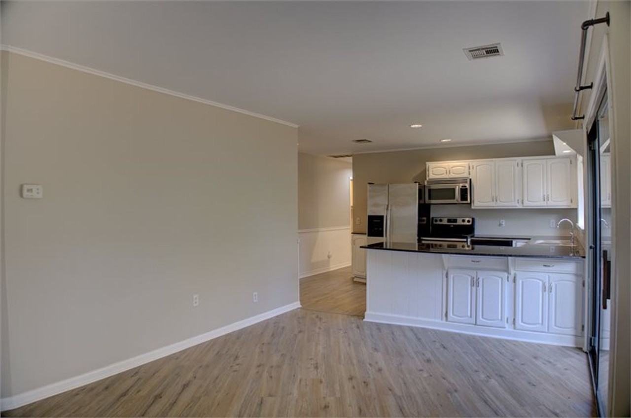 3807 S Marion Ave - Photo 3 of 48