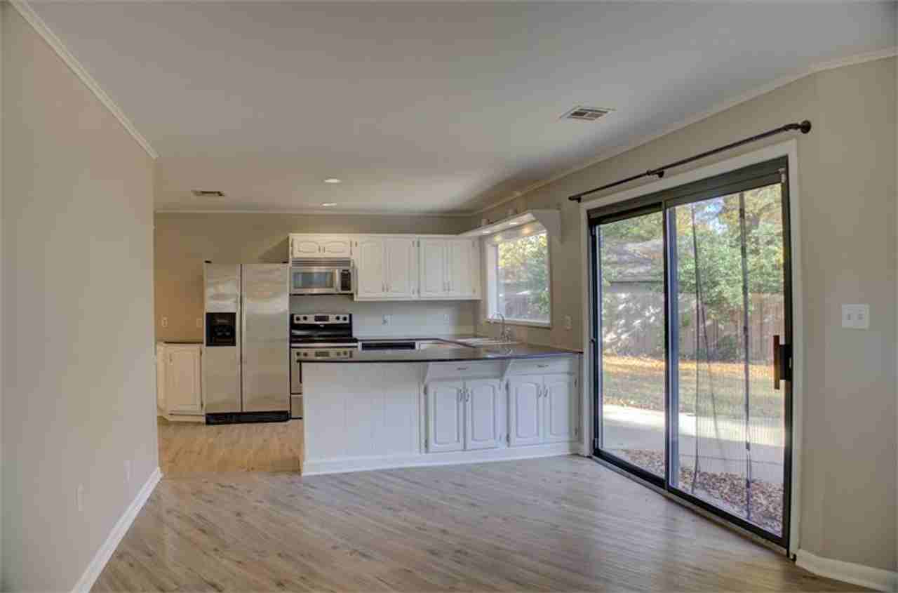 3807 S Marion Ave - Photo 4 of 48