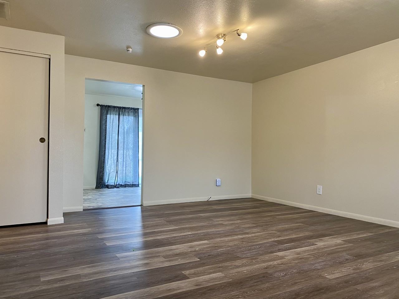 2970 Herrington Dr - Photo 2 of 16