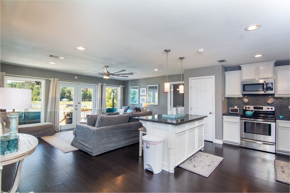 150 Edgewater Way - Photo 3 of 17