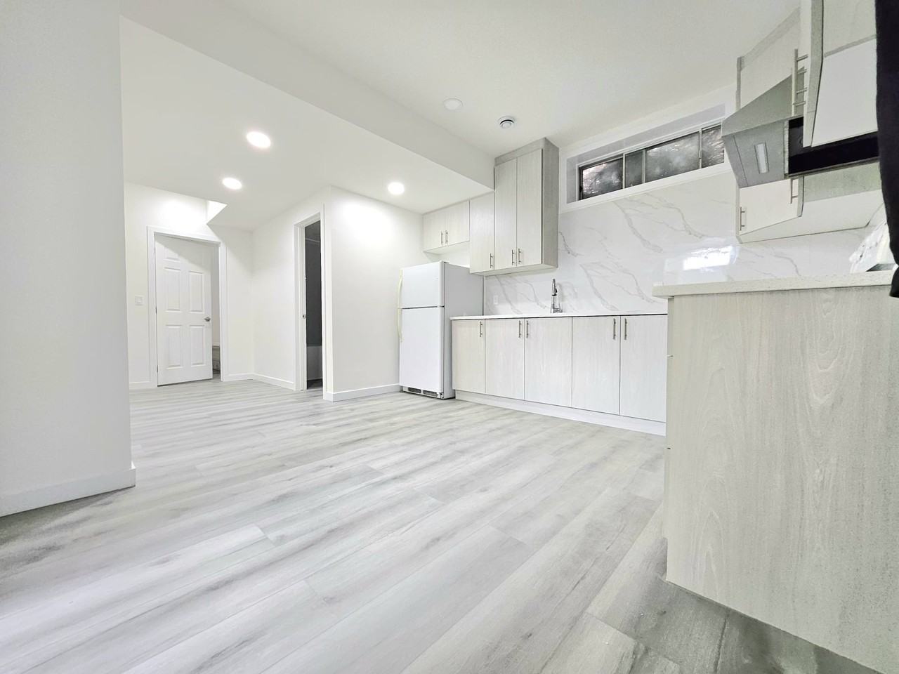 34 Tarington Gardens Northeast - Photo 2 of 10