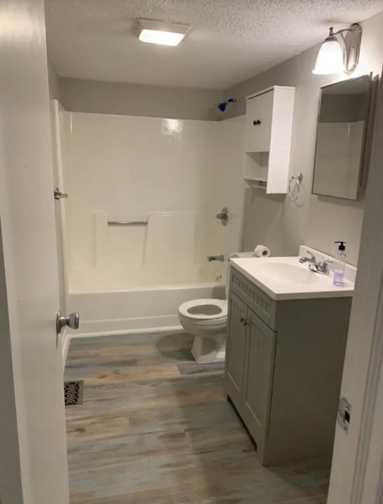 188 Alberta Ct Sw - Photo 2 of 16