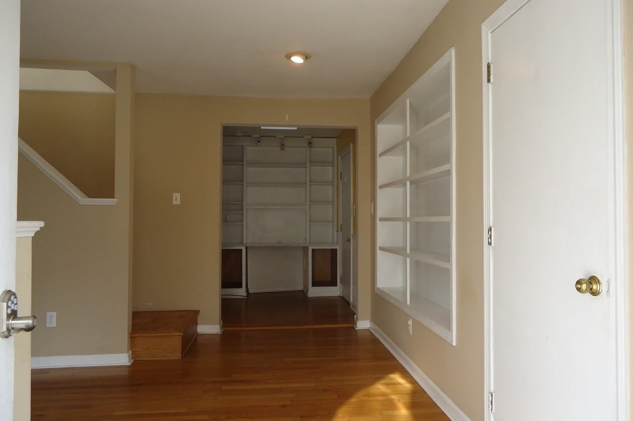 410 Hooker Rd - Photo 3 of 22