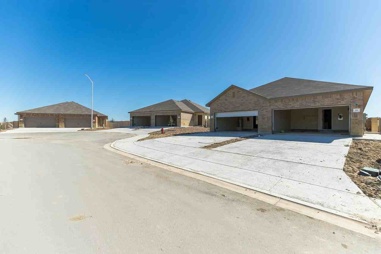 203 Kaspar Way - Photo 3 of 35