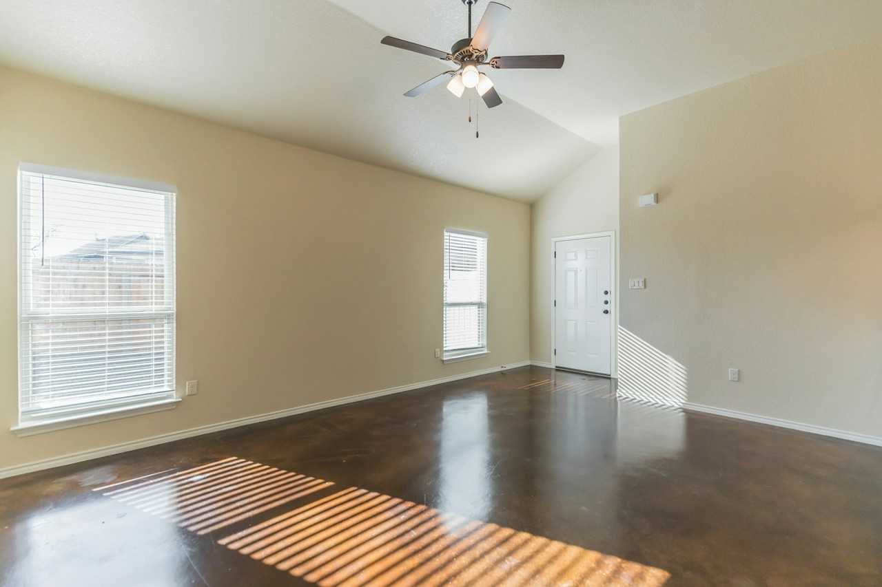 203 Kaspar Way - Photo 4 of 35