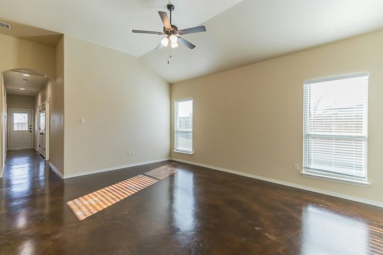 203 Kaspar Way - Photo 7 of 35