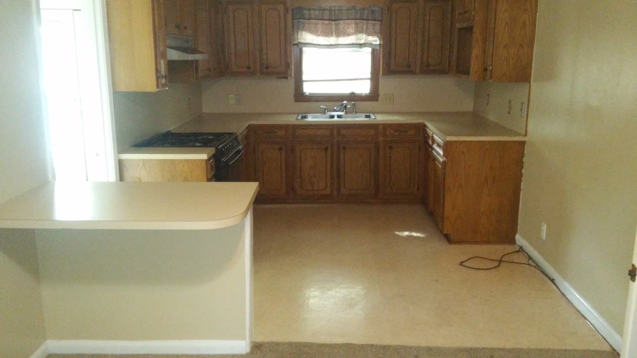 3031 Bert Kouns Industrial Loop - Photo 2 of 8