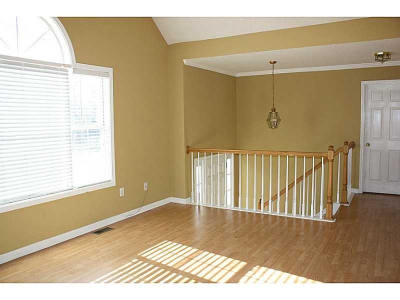 154 Woodland Ct - Photo 3 of 15