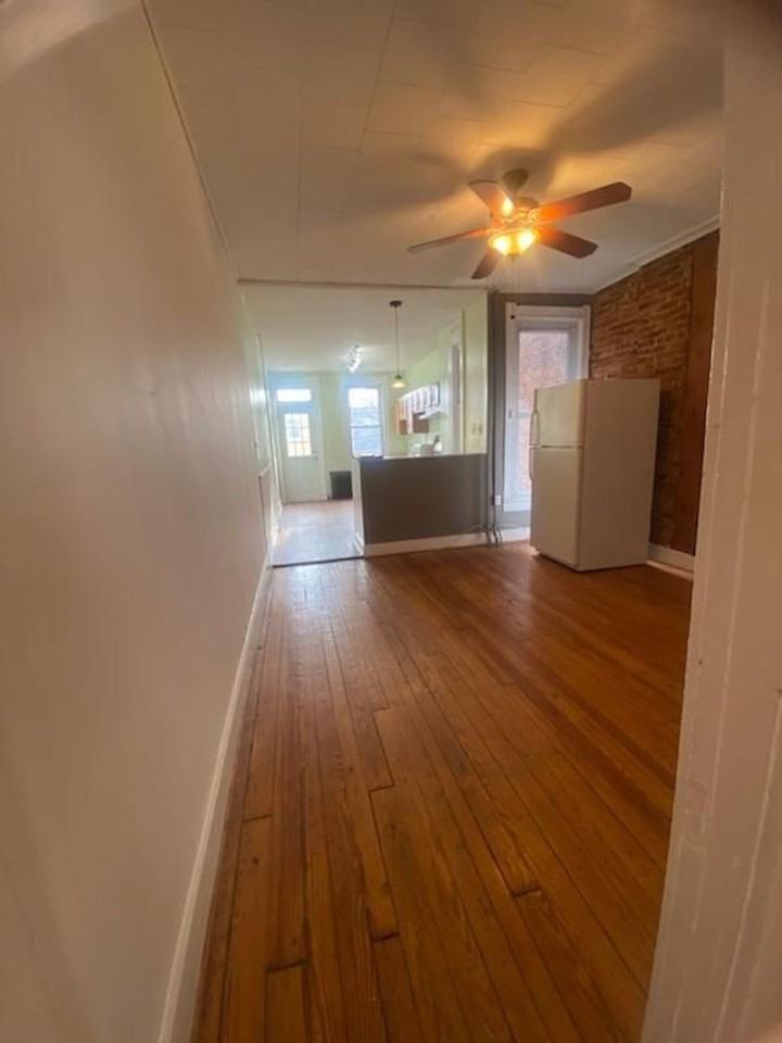 837 Powers St - Photo 4 of 20