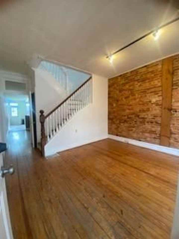 837 Powers St - Photo 6 of 20