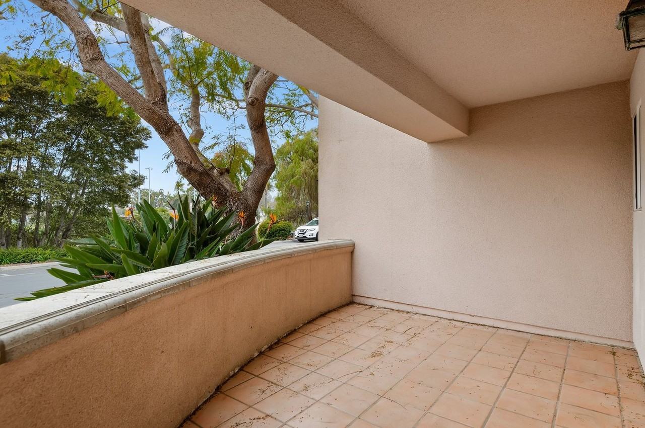 407 Por La Mar Cir - Photo 3 of 20