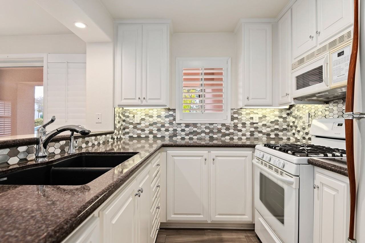 407 Por La Mar Circle - Photo 2 of 20