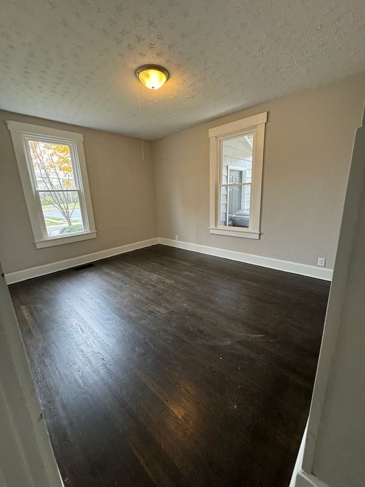 2180 University Blvd - Photo 4 of 9