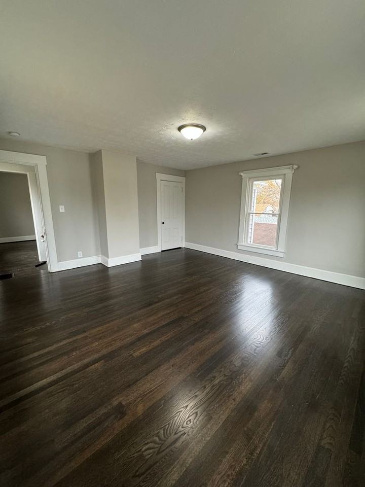 2180 University Blvd - Photo 7 of 9