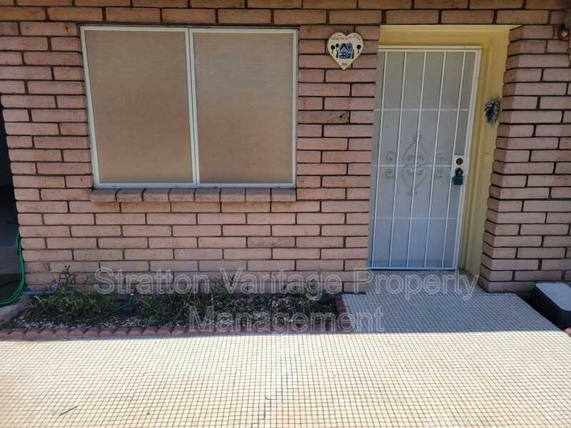 10135 N 96th Dr #B - Photo 3 of 32