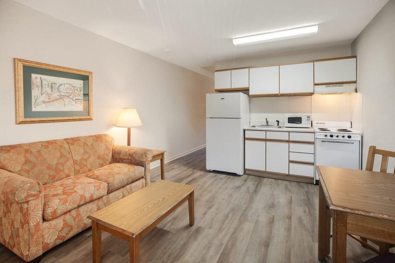 3170 Holmestown Rd - Photo 3 of 10