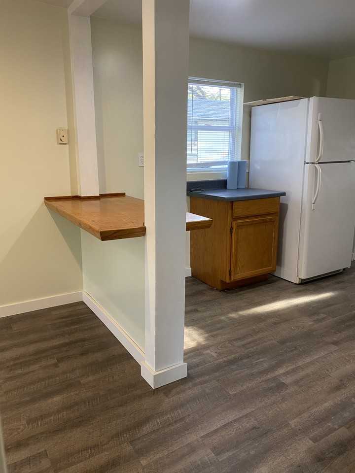 319 Glendale Ave #NA - Photo 3 of 5