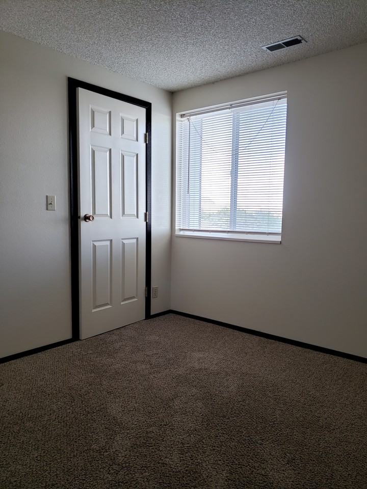 Idaho St Townhouses - Photo 5 of 8