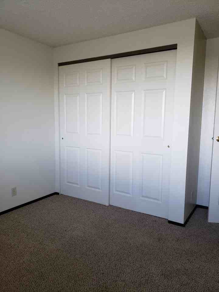 Idaho St Townhouses - Photo 6 of 8