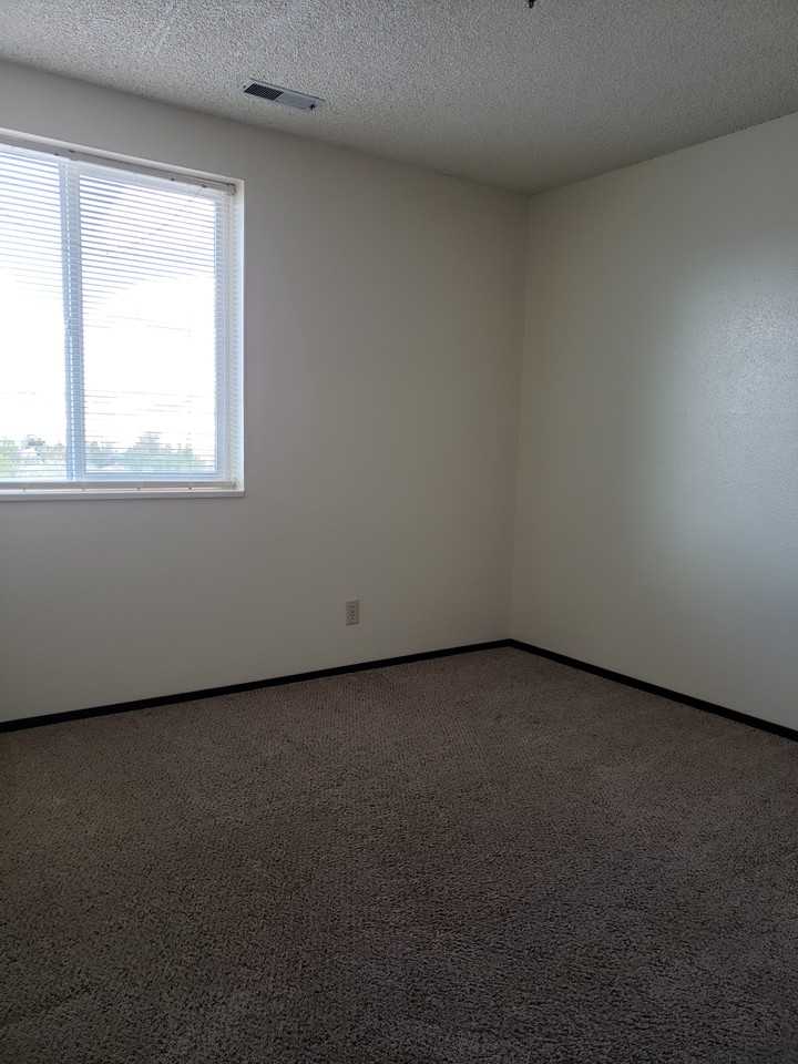 Idaho St Townhouses - Photo 7 of 8