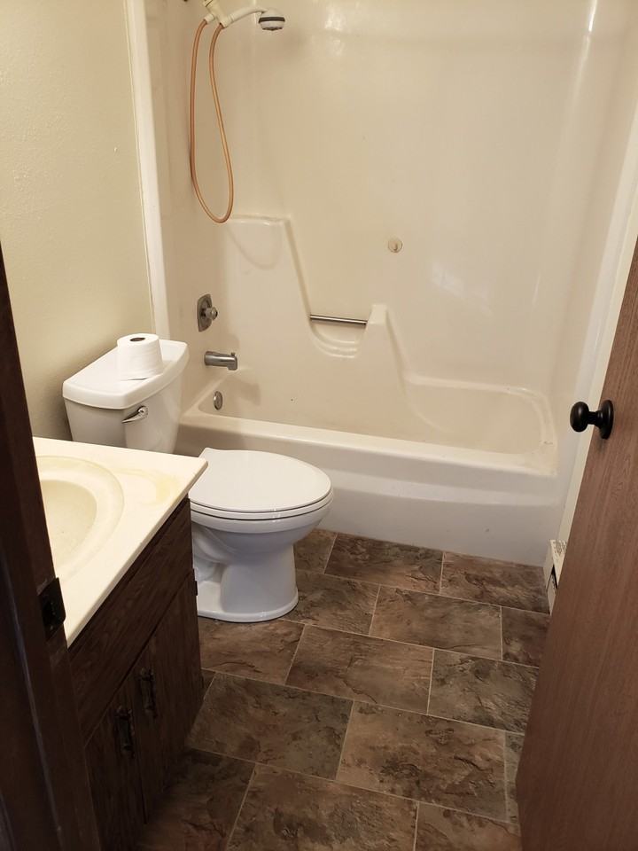 Village Green Apartments - Wolverton - Photo 7 of 11