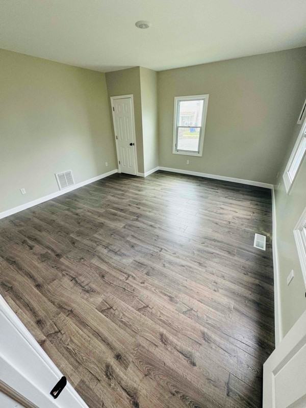 123 S 4th St #B - Photo 3 of 5