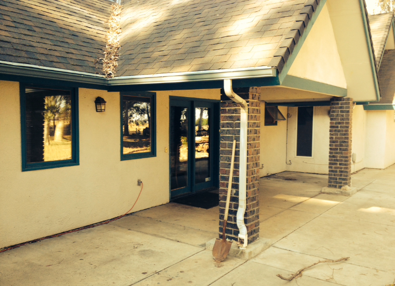 13755 E Herndon Ave - Photo 2 of 19