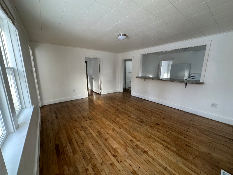 607 S Wisconsin St - Photo 5 of 15